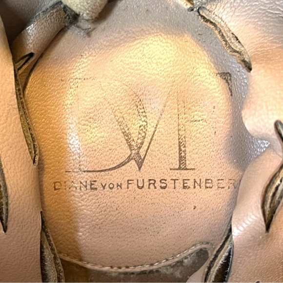 Diane Von Furstenberg Designer Lazer Cut Suede High Heel Booties - Picture 13 of 13